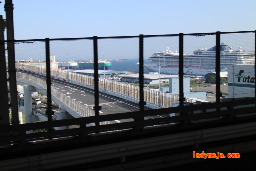 横浜港にいるMSCスプレンディダ